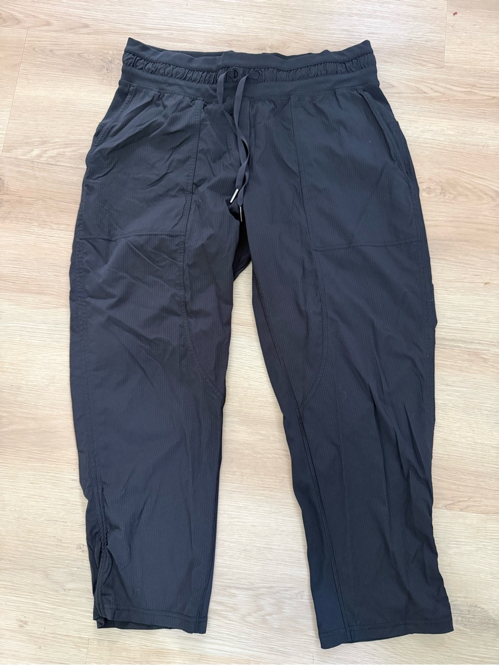 Lululemon Dance Studio Mid-Rise Crop 25" size 10 black